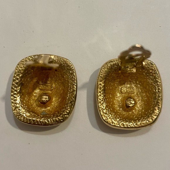 Vintage Jewelry Lot - Most Signed Trifari- Monet- Sarah Cov- Avon-Blanco 12 pcs - Picture 11 of 12